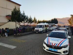 ZONGULDAK İL JANDARMA KOMUTANLIĞI EKİPLERİ OKUL ÇEVRELERİ VE SERVİS ARAÇLARINDA
