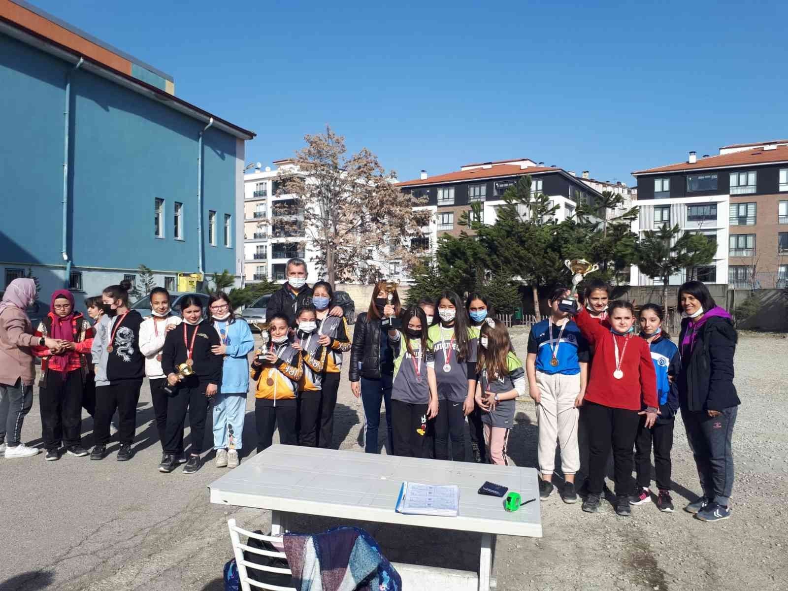 KARABÜK GENÇLİK VE SPOR İL MÜDÜRLÜĞÜ İLE OKUL SPORLARI ORGANİZESİNDE