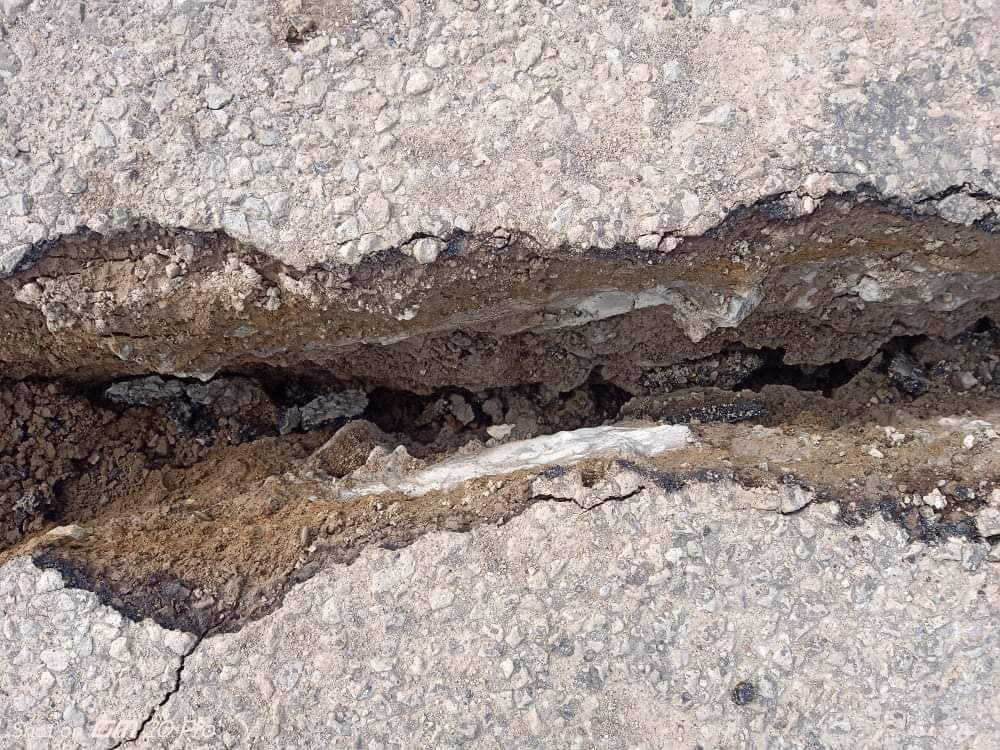 ZONGULDAK’IN DEVREK İLÇESİNDE TOPRAK KAYMASI NEDENİYLE DERİN YARIKLAR OLUŞTU. YOLLAR