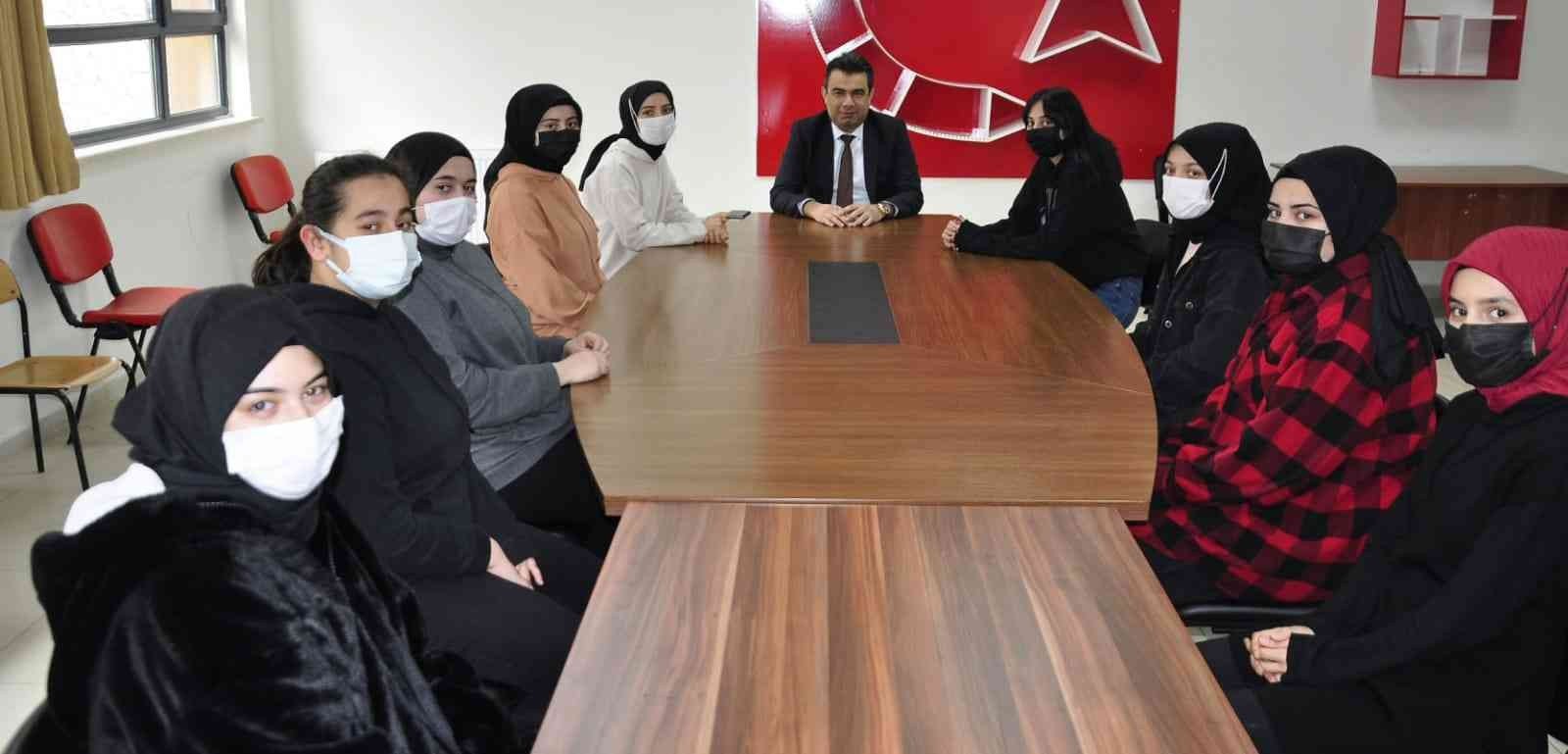 SAFRANBOLU İLÇE MİLLİ EĞİTİM MÜDÜRÜ HASAN GÜMÜŞ, ÖĞRENCİLERLE "GENÇ VİZYON