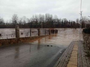 BARTIN’DA SAĞANAK YAĞIŞLARLA BİRLİKTE ERİYEN KARLAR BARTIN IRMAĞINDA TAŞKINLARA NEDEN