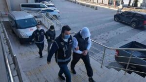 ZONGULDAK’TA İNCİVEZ MAHALLESİNDE SAHTE PARAYLA ALIŞVERİŞ YAPARKEN GÖZALTINA ALINARAK ADLİYEYE