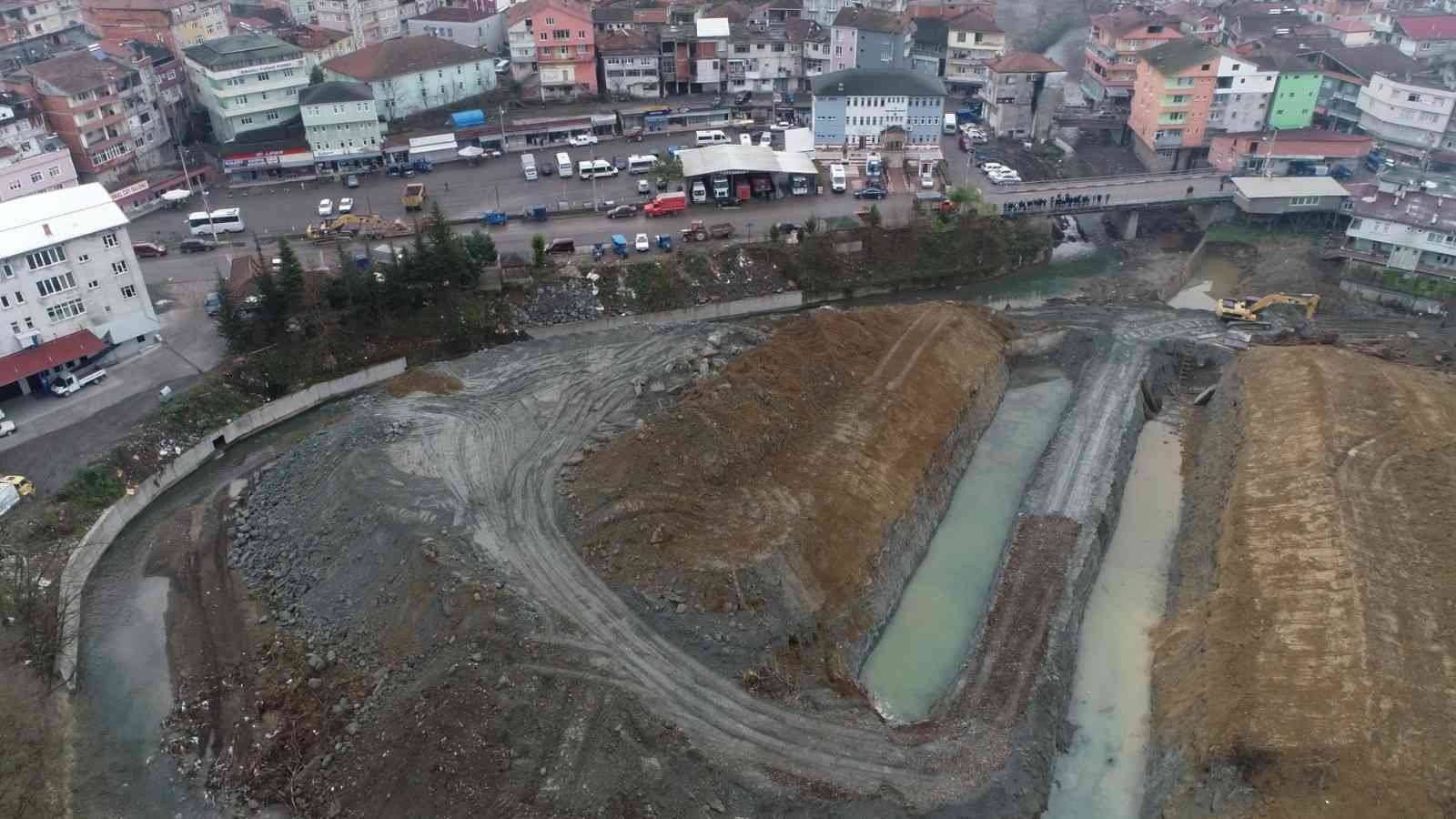 DEVLET SU İŞLERİ KASTAMONU BÖLGE MÜDÜRÜ İBRAHİM YAROĞLU VE EKİBİ