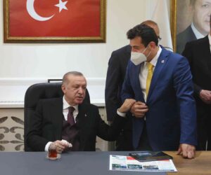 ZONGULDAK’TA, AK PARTİ İL BAŞKANLIĞI İL SEKRETERİ MUAMMER AVCI, GÖREVİNDEN