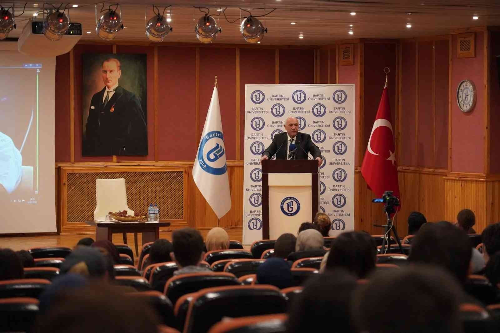 Bartın Üniversitesinde sektör buluşmaları devam ediyor BARTIN ÜNİVERSİTESİNDE DÜZENLENEN KONFERANSA KATILAN BRTV YÖNETİM KURULU BAŞKANI MEHMET