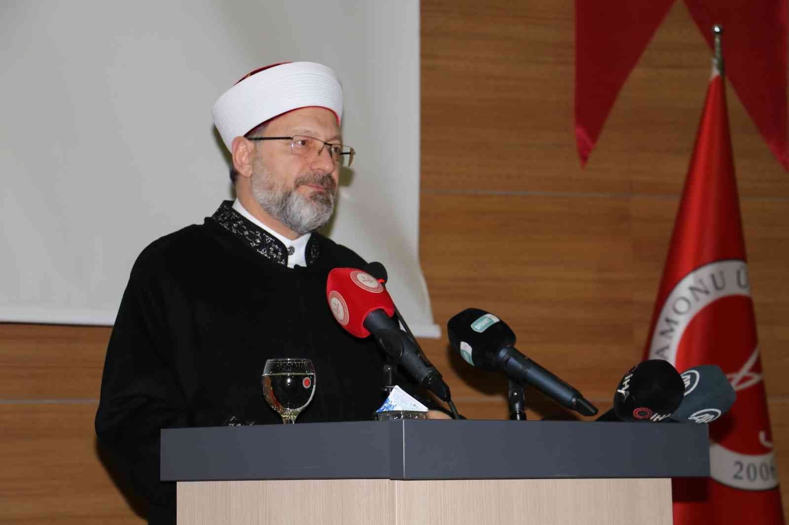 ASTAMONU’DA ÜNİVERSİTE ÖĞRENCİLERİ İLE BULUŞAN DİYANET İŞLERİ BAŞKANI PROF. DR.