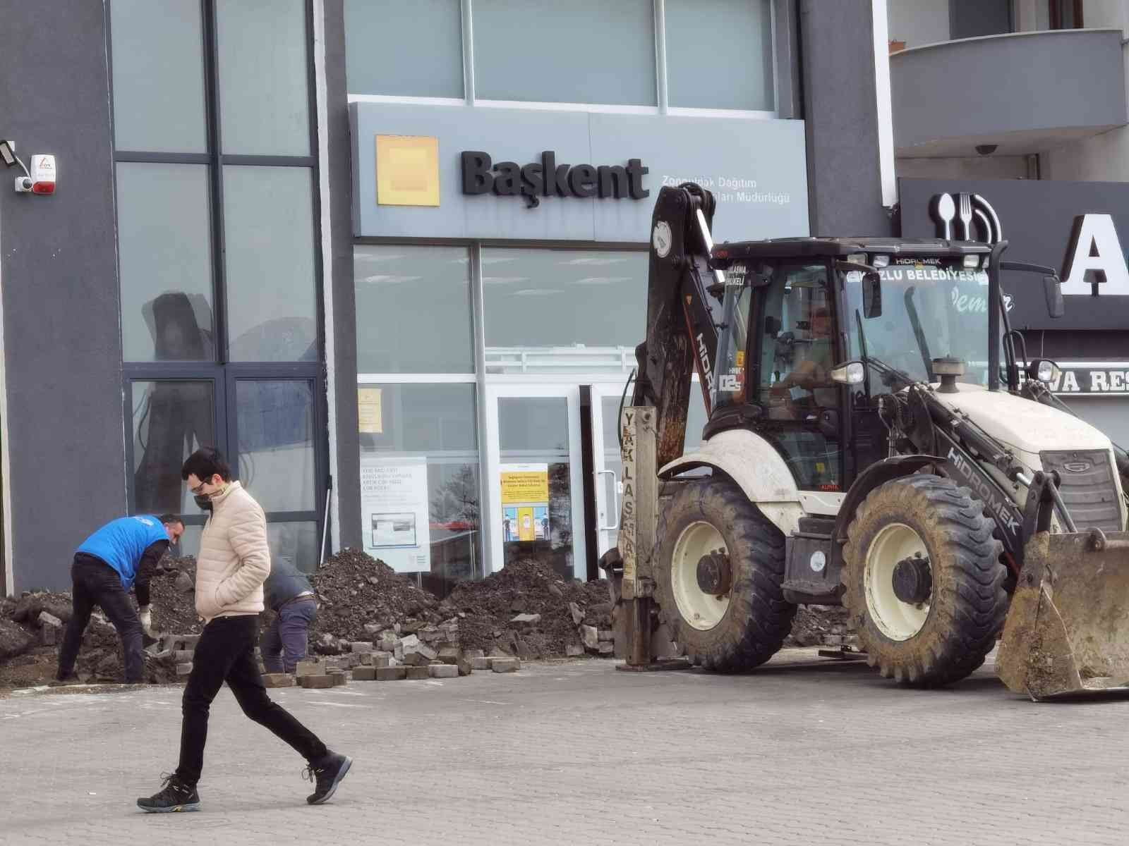 ZONGULDAK'IN 42 BİN NÜFUSLU KOZLU İLÇESİNE SU BASAN POMPALARIN YAKLAŞIK