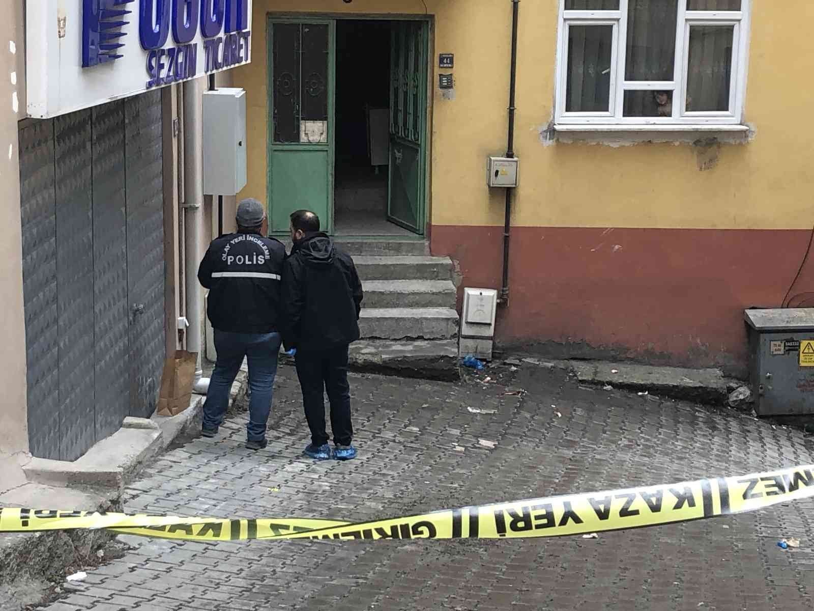 KASTAMONU’NUN HONSALAR MAHALLESİNDE İKAMET EDEN ORHAN GÖKÇE, EVİNDE ÖLÜ BULUNDU.