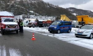 ZONGULDAK İL JANDARMA KOMUTANLIĞI EKİPLERİ, KENTTE "HUZUR VE GÜVEN" UYGULAMASI