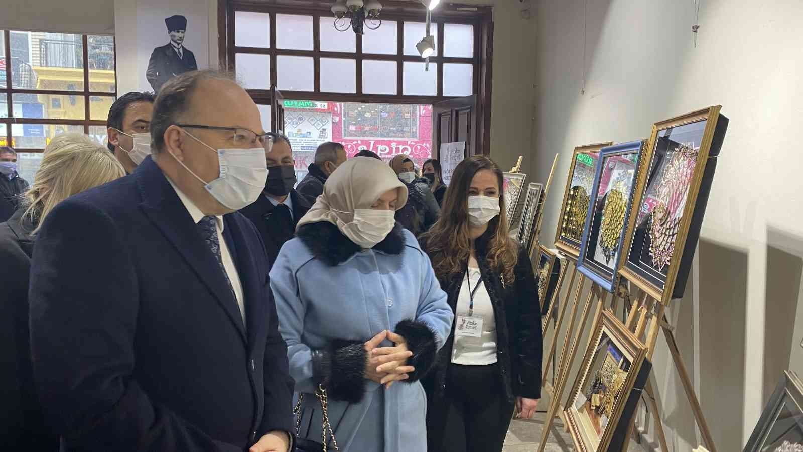 ANKA SANAT ATÖLYESİ TARAFINDAN KAĞIT RÖLYEF VE KEÇE SERGİSİ AÇILDI