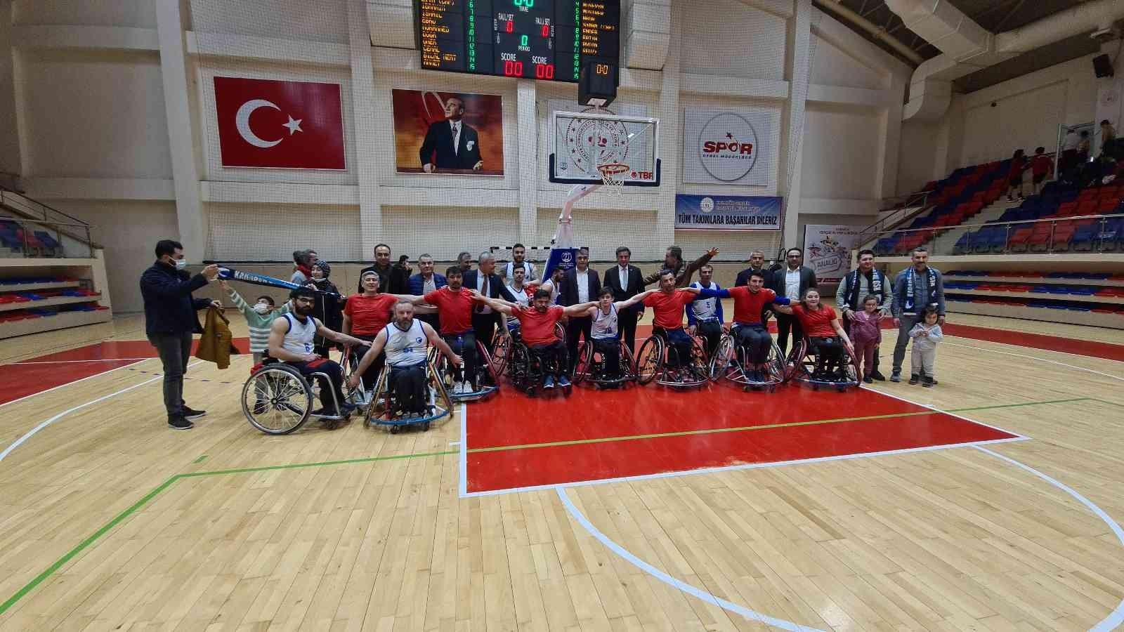 TEKERLEKLİ SANDALYE BASKETBOL TÜRKİYE 1. LİGİ EKİPLERİNDEN KARABÜK DEMİR KARTAL
