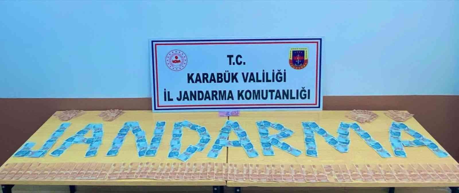 KARABÜK'TE JANDARMA EKİPLERİ PİYASA DEĞERİ 11 BİN 150 LİRALIK SAHTE