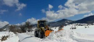 KASTAMONU’DA ETKİLİ OLAN KAR YAĞIŞI SEBEBİYLE ULAŞIM SAĞLANAMAYAN 140 KÖY