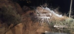 KASTAMONU’NUN İNEBOLU İLÇESİNE BAĞLI KORUPINAR KÖYÜNDE ERİYEN KAR SEBEBİYLE HEYELAN