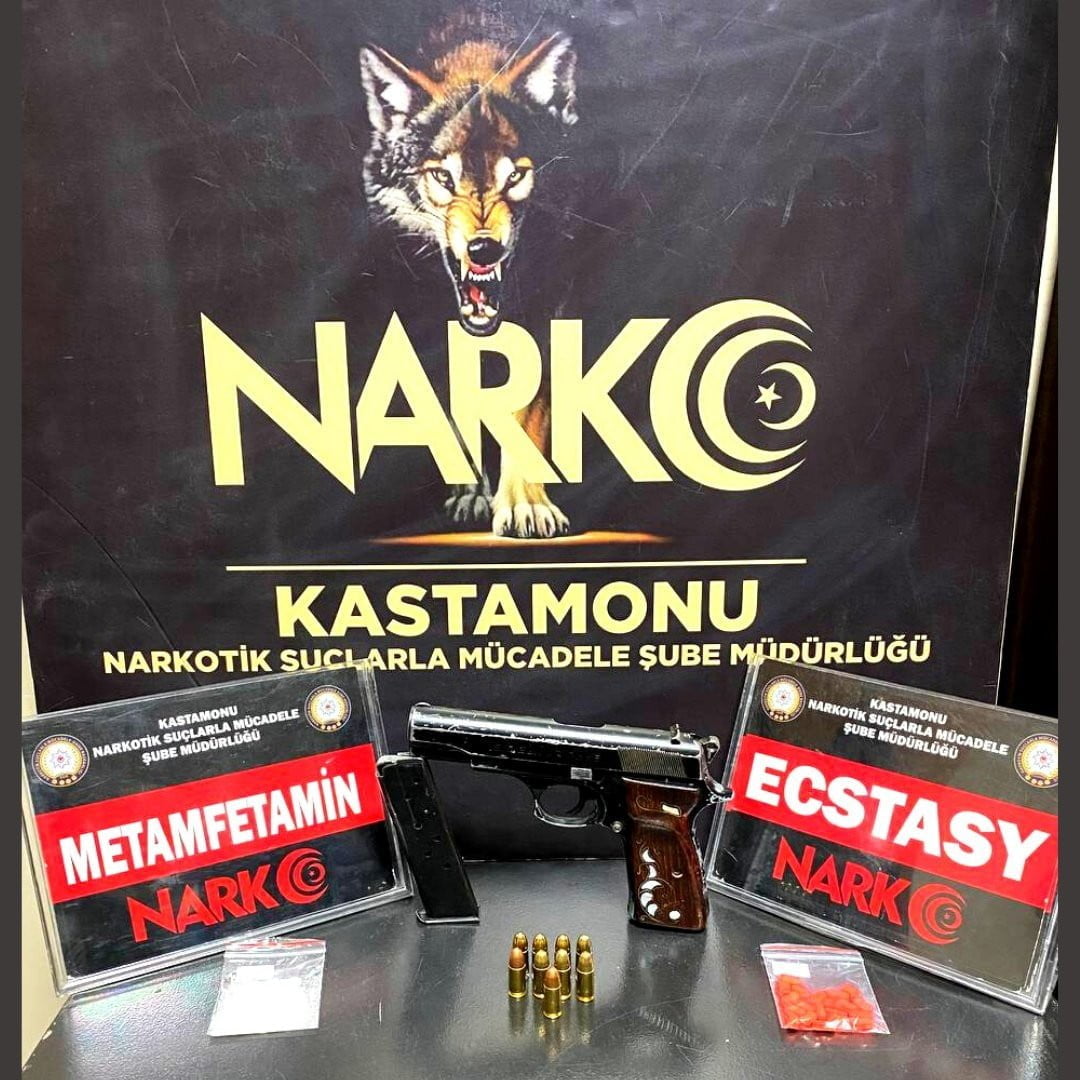 Kastamonu’da uyuşturucu operasyonu: 1 gözaltı KASTAMONU İL EMNİYET MÜDÜRLÜĞÜ NARKOTİK SUÇLARLA MÜCADELE ŞUBE MÜDÜRLÜĞÜNCE GERÇEKLEŞTİRİLEN