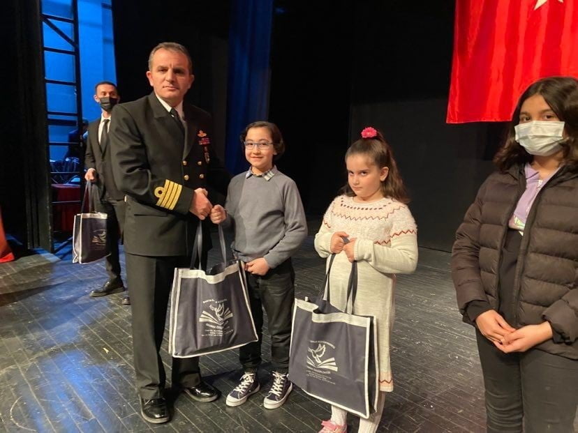 Kitap kurdu okurlar ödüllendirildi 58. KÜTÜPHANELER HAFTASI KAPSAMINDA BARTIN’DA DÜZENLENEN AÇILIŞ TÖRENİNDE 2021 YILI