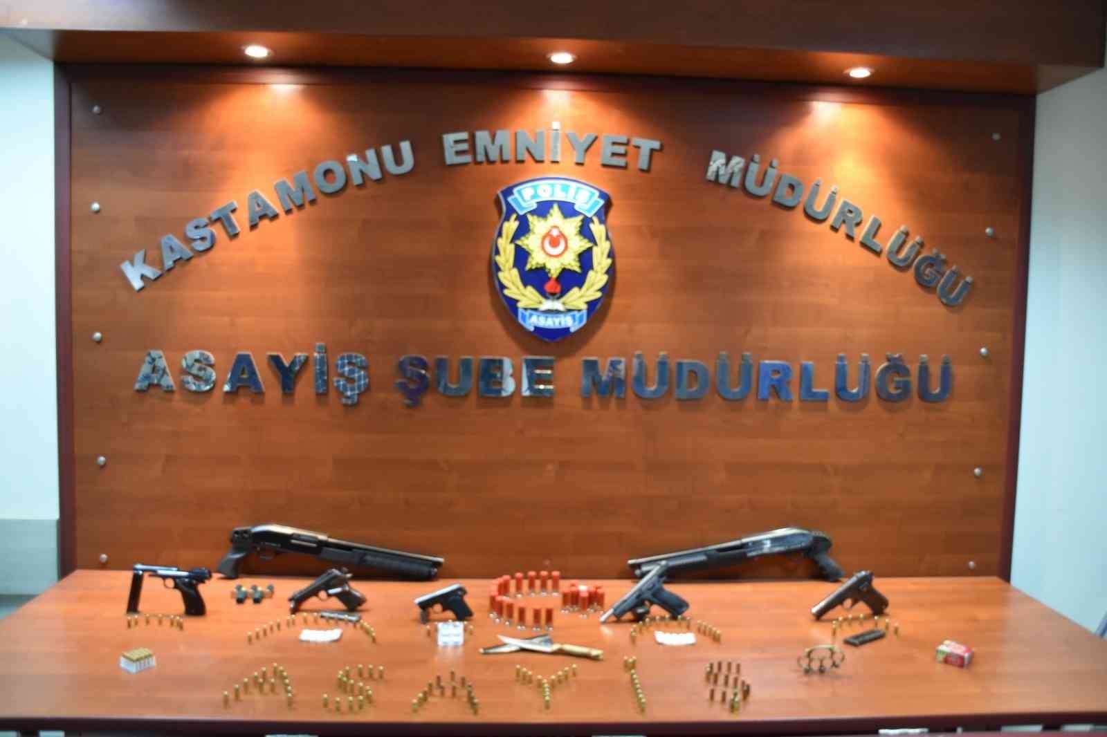OPERASYONDA 5 ADET RUHSATSIZ TABANCA, 2 ADET RUHSATSIZ AV TÜFEĞİ