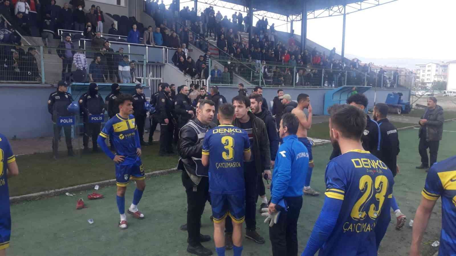 ZONGULDAK DEPLASMANLI SÜPER AMATÖR LİG PLAY-OFF MAÇINDA ÇAYCUMASPOR İLE KOZLU