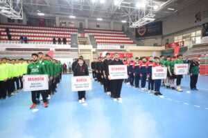 OKUL SPORLARI GENÇLER TÜRKİYE HENTBOL ŞAMPİYONASI KASTAMONU'DA DÜZENLENEN TÖRENLE BAŞLADI.
