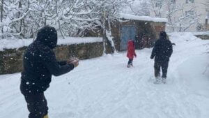 BARTIN’IN ULUS İLÇESİNDE KAR YAĞIŞI NEDENİYLE 21.03.2022 PAZARTESİ TAŞIMALI EĞİTİM-ÖĞRETİME