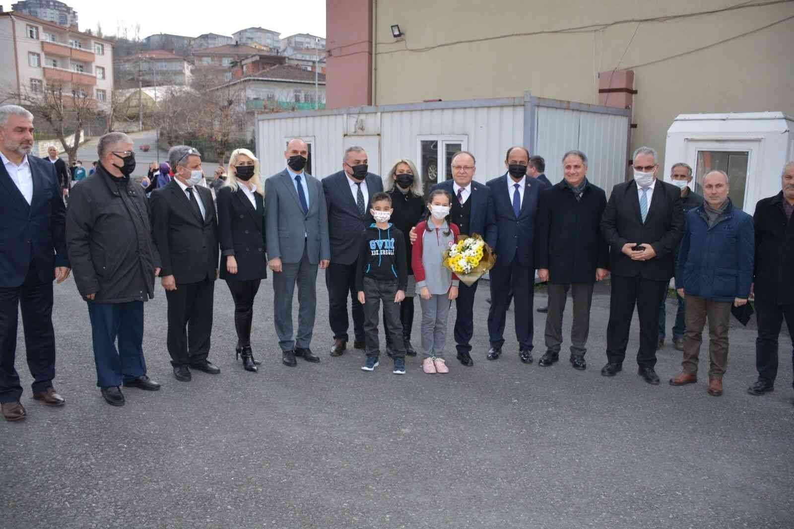 ZONGULDAK VALİSİ MUSTAFA TUTULMAZ GÜLÜÇ BELDESİ’NE GELEREK GÜLÜÇ VESİLE DİKMEN