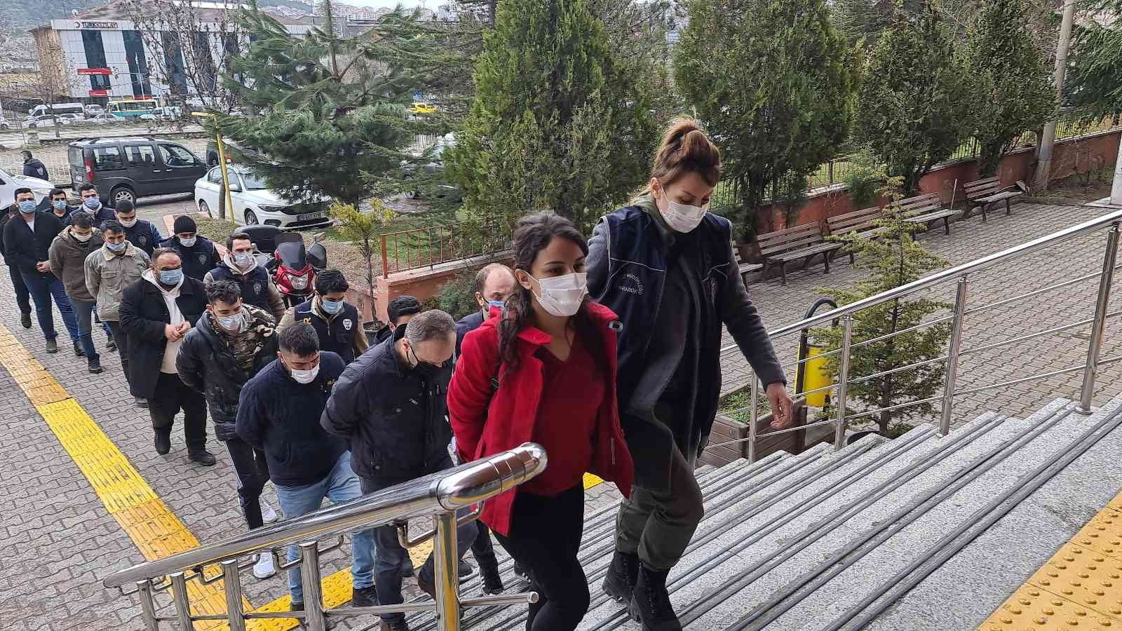 KARABÜK EMNİYET MÜDÜRLÜĞÜ EKİPLERİNCE YASA DIŞI BAHİS SORUŞTURMASI KAPSAMINDA DÜZENLENEN