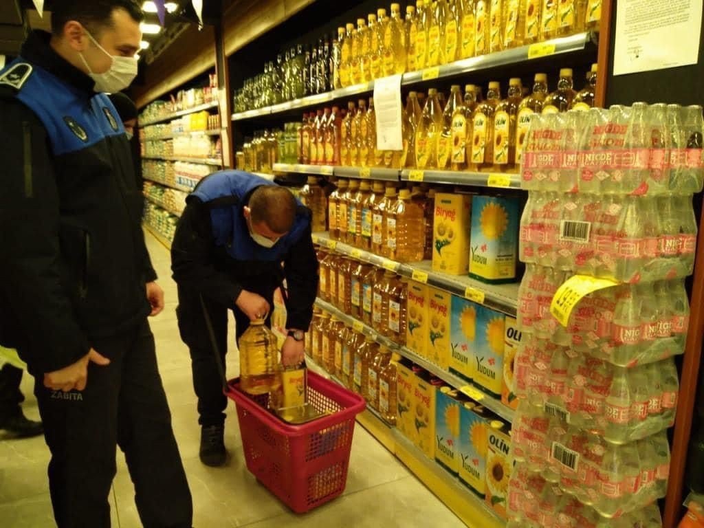 ZABITA EKİPLERİNİN MARKETLERDEKİ DENETİMLERİ SÜRÜYOR.