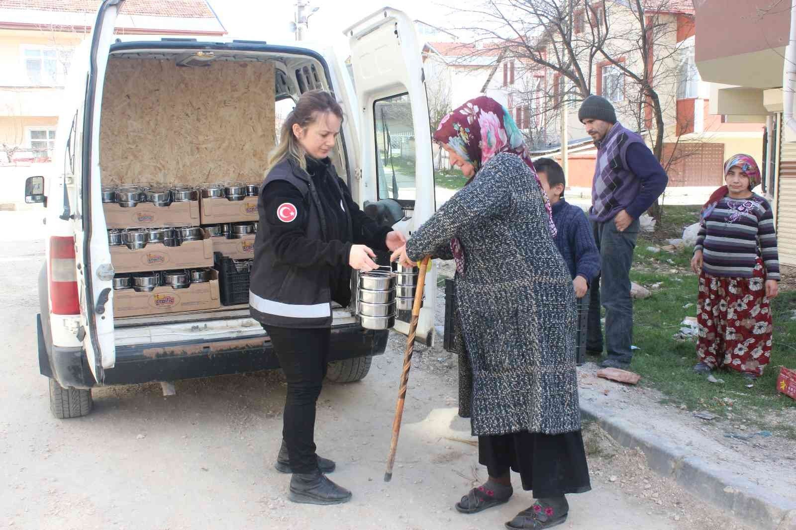 KASTAMONU’NUN DEVREKANİ İLÇESİNDE İHTİYAÇ SAHİPLERİ BAŞTA OLMAK ÜZERE YAŞLI VE