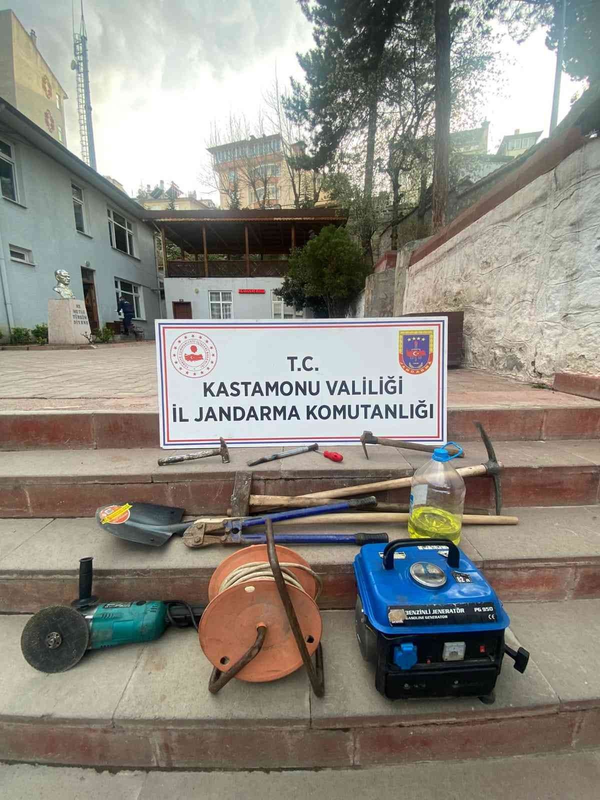 – KASTAMONU İL JANDARMA KOMUTANLIĞI EKİPLERİ, KAPALI HALDE BULUNAN MADEN