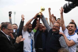 KARABÜK'TE CENGİZ ÜNAL 1.AMATÖR LİG'İN ŞAMPİYONU ADATEPE DÖKECEKSPOR OLDU.