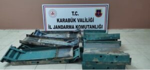 KARABÜK’ÜN SAFRANBOLU İLÇESİNDE 19 ADET SAC PANOYU ÇALAN İKİ ŞÜPHELİ