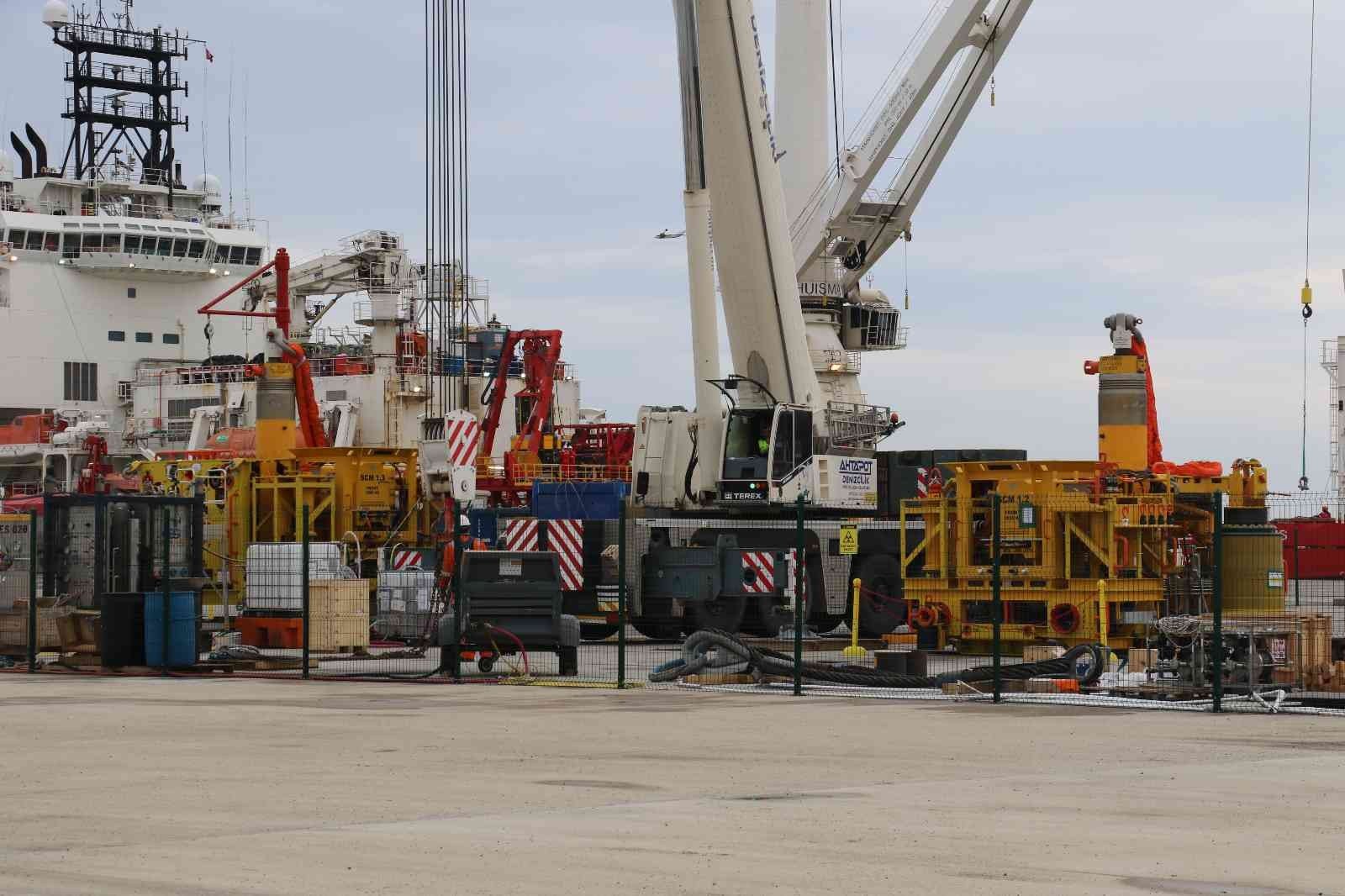 YAVUZ SONDAJ GEMİSİ’NİN KEŞİF YAPILAN KUYULARA İNDİRECEĞİ VE KARADENİZ’DE ÜRETİLECEK