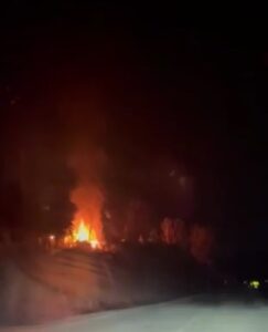 KASTAMONU’NUN KÜRE İLÇESİNDE ÇIKAN YANGINDA AHŞAP BİR EV KÜLE DÖNDÜ.