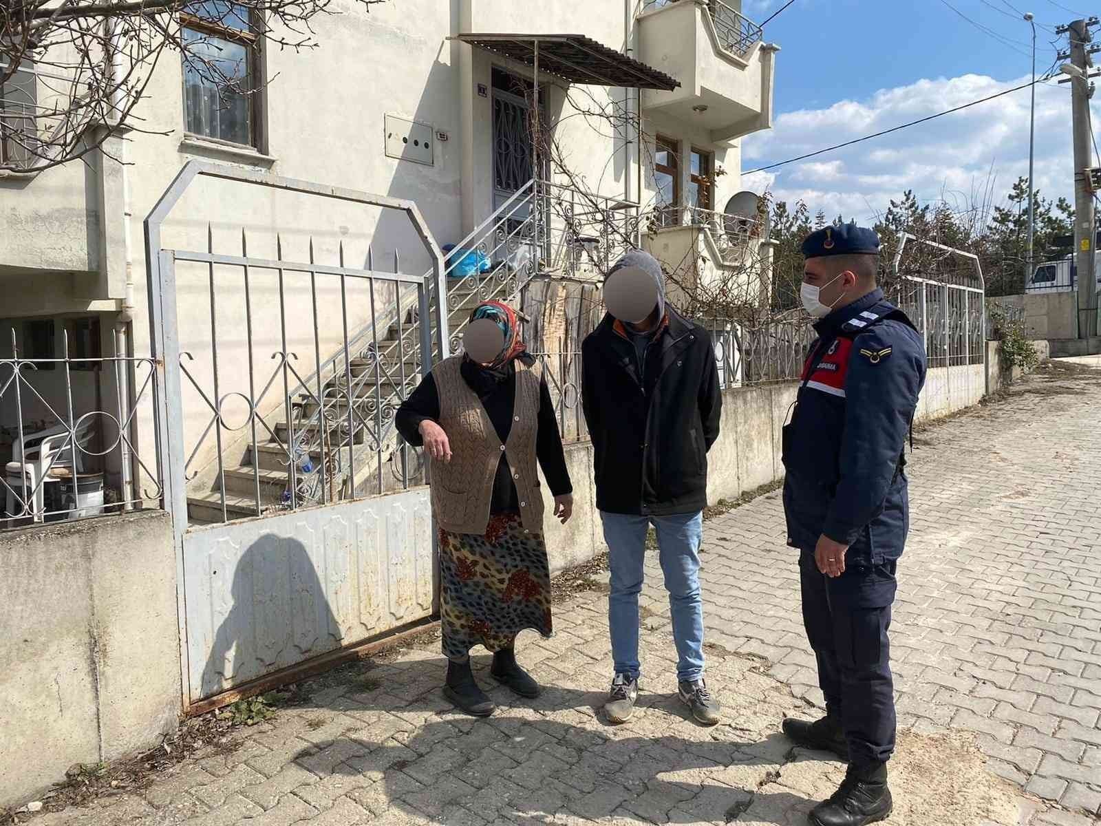 Kaybolan Alzheimer hastası, evinden 20 kilometre uzakta bulundu KASTAMONU’DA İKAMET EDEN ALZHEİMER HASTASI, EVİNDEN YAKLAŞIK 20 KİLOMETRE UZAKLIKTA