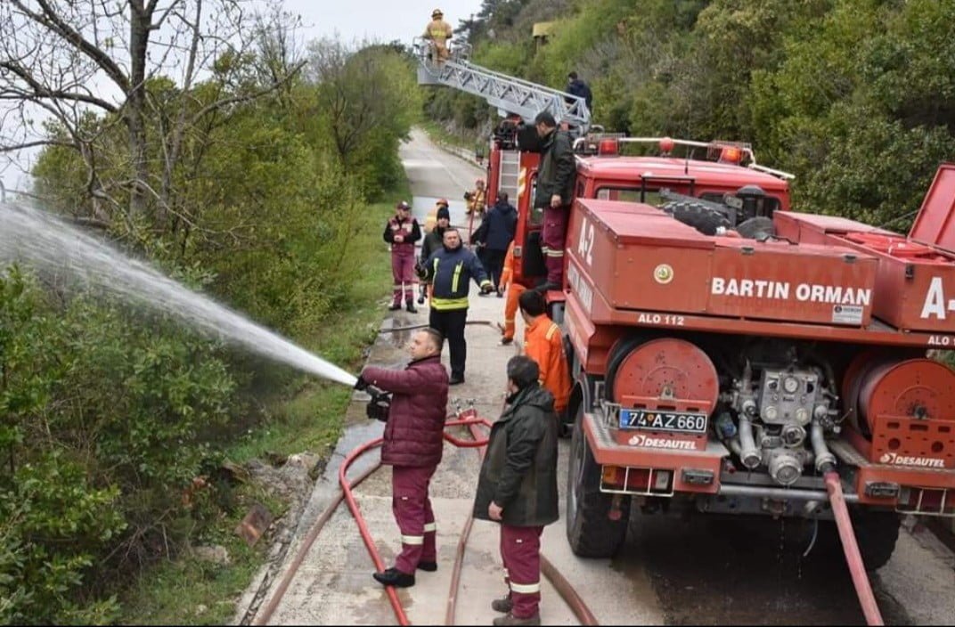 BARTIN ORMAN  İŞLETME MÜDÜRLÜĞÜ PERSONEL VE ARAÇLARIYLA MAVİ VATAN