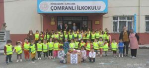 ZONGULDAK’IN ÇAYCUMA İLÇESİ ANAOKULLARINDAN HAYRİYE-HAYRULLAH SAKİ ANAOKULU ÖĞRENCİLERİ, ÖĞRETMENLERİ VE