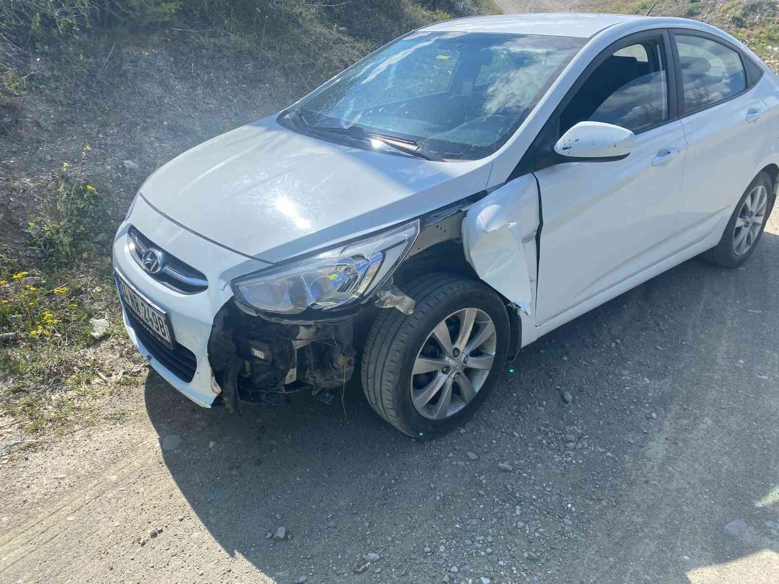 KASTAMONU'NUN TOSYA İLÇESİNDE POLİSİN "DUR" İHTARINA UYMAYARAK KAÇAN OTOMOBİL SÜRÜCÜSÜ,