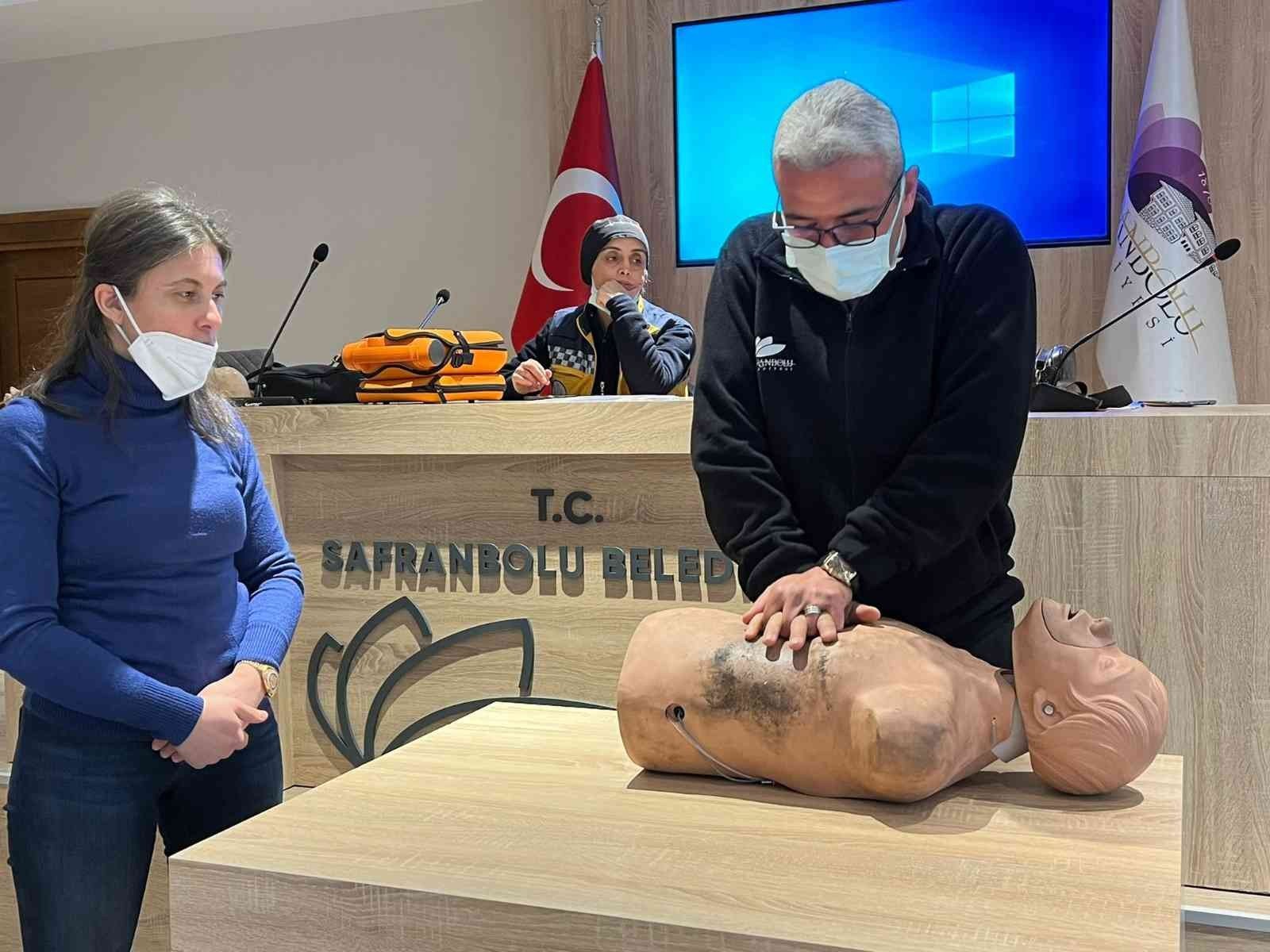 Safranbolu’da işletme personeline ilk yardım eğitimi verildi İŞ SAĞLIĞI VE GÜVENLİĞİ YASASI GEREĞİNCE, KARABÜK İL SAĞLIK MÜDÜRLÜĞÜ