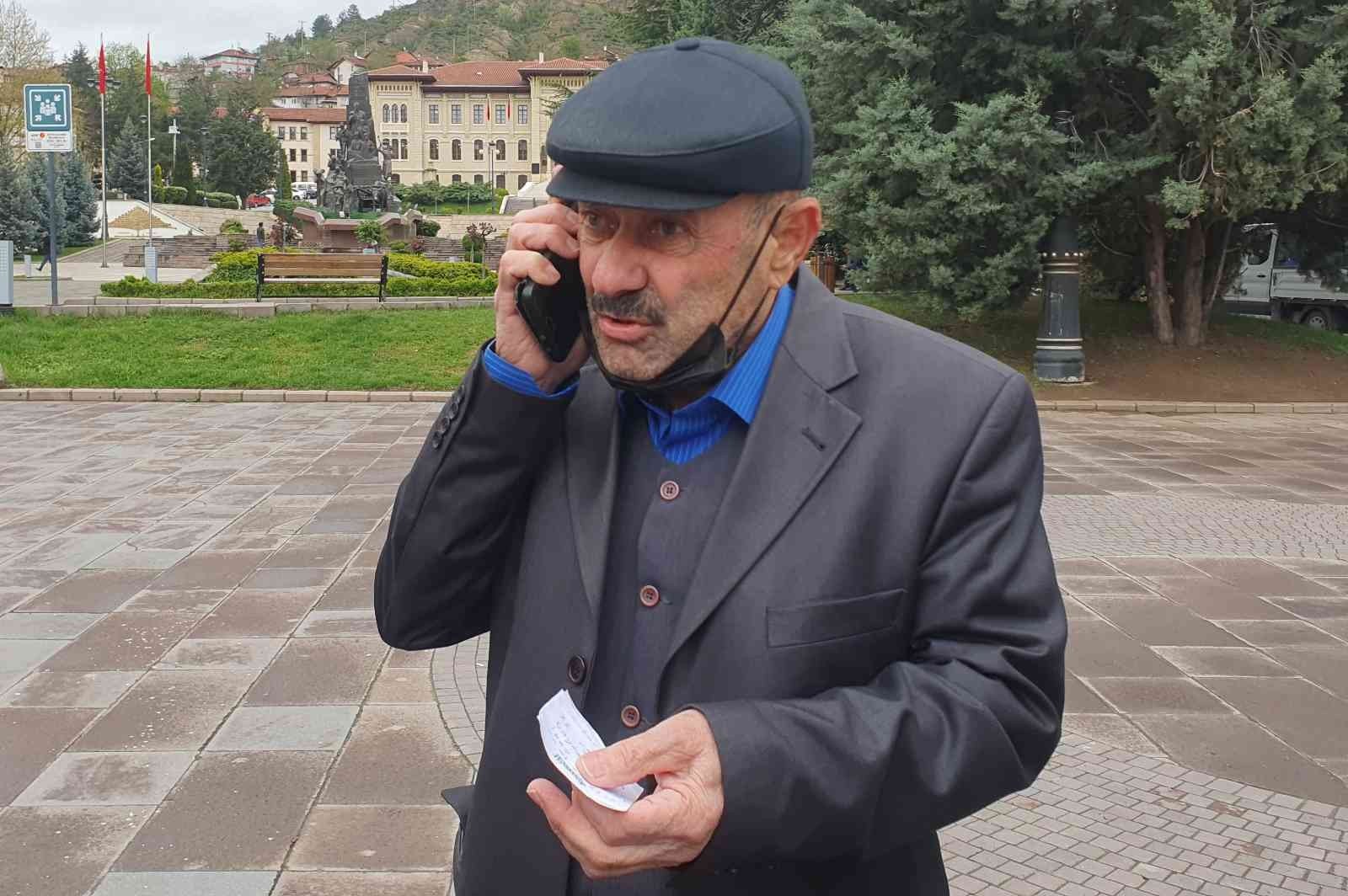 KASTAMONU’DA KENDİSİNİ TELEFONLAR ARAYAN DOLANDIRICILAR, ‘BİZ POLİSİZ, BANKAYA OPERASYON YAPACAĞIZ’