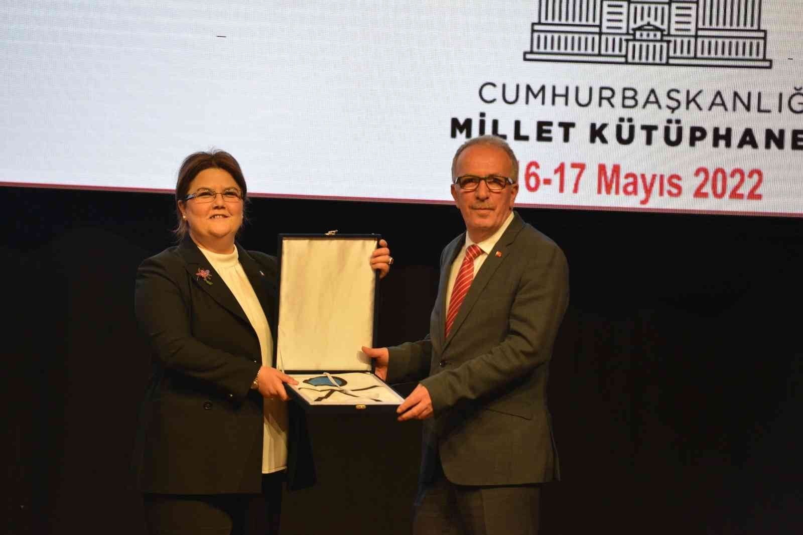 BARTIN ÜNİVERSİTESİ KUTLUBEY YERLEŞKESİNDE YER ALAN BÖLGENİN EN BÜYÜK KÜTÜPHANESİNE