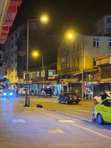 ZONGULDAK’TA GAZİPAŞA CADDESİ'NDE ŞÜPHELİ PAKET İHBARI EKİPLERİ HAREKETE GEÇİRDİ.