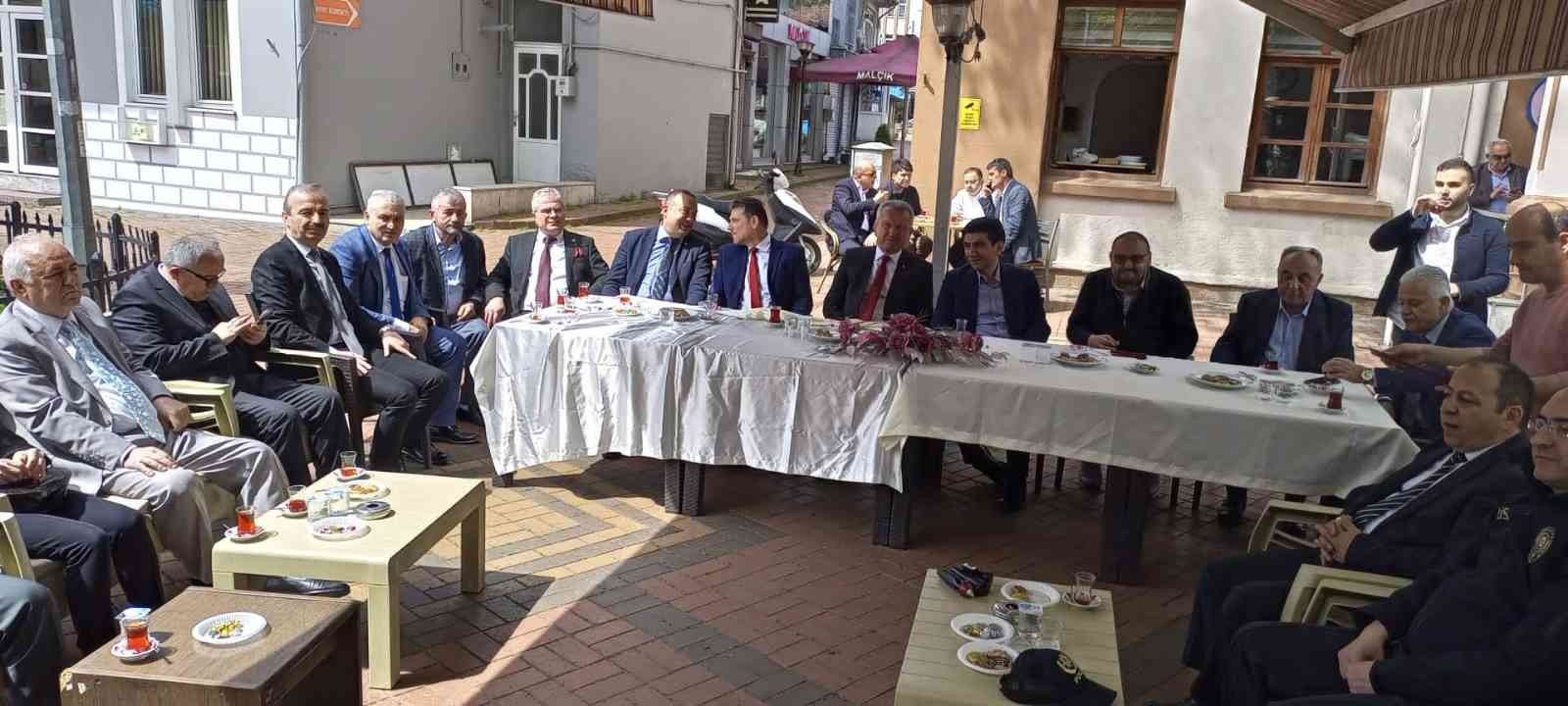 ZONGULDAK'IN ÇAYCUMA İLÇESİNDE RAMAZAN BAYRAMI DOLAYISIYLA BAYRAMLAŞMA PROGRAMI GERÇEKLEŞTİRİLDİ.