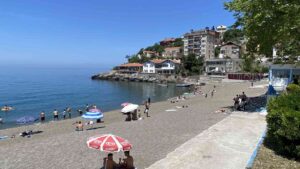 ZONGULDAK’TA YÜZLERCE VATANDAŞ SICAK HAVAYI VE HAFTA SONUNU FIRSAT BİLEREK