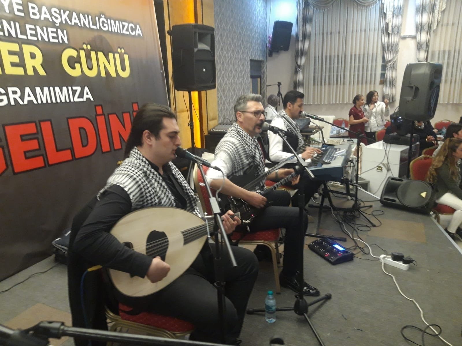 DEVREKANİ BELEDİYESİ TARAFINDAN DÜZENLENEN EĞLENCE PROGRAMINA VATANDAŞLAR YOĞUN İLGİ GÖSTERDİ.