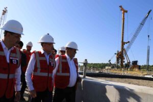 CUMHURBAŞKANI YARDIMCISI FUAT OKTAY; BERABERİNDE ENERJİ VE TABİİ KAYNAKLAR BAKANI