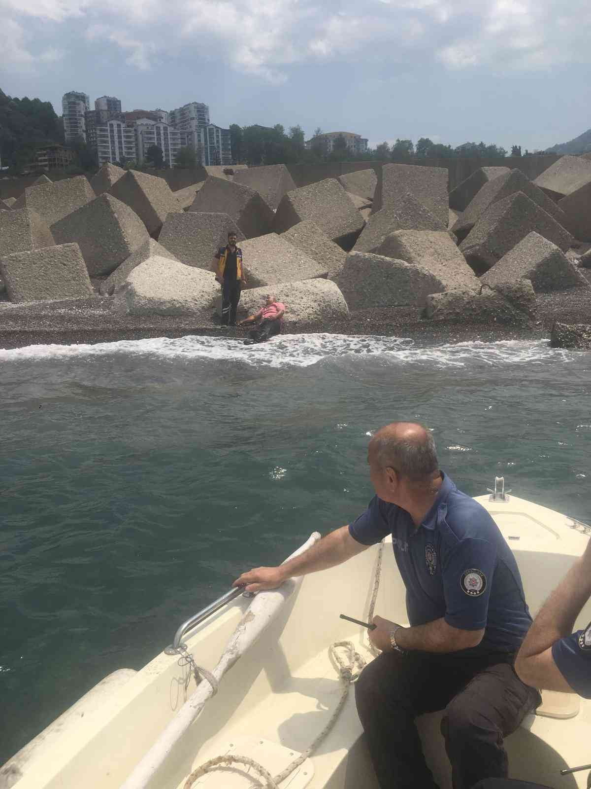 ‘İntihar edeceğim’ dedi, sahilde yatarken bulundu ZONGULDAK’IN KOZLU İLÇESİNDE ALKOLLÜ OLDUĞU İDDİA EDİLEN VE ‘İNTİHAR EDECEĞİM’