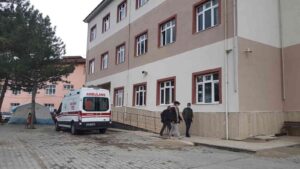 KARABÜK’ÜN ESKİPAZAR İLÇESİNDE 24 KİŞİ İSHAL, MİDE BULANTISI VE KUSMA