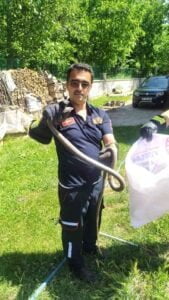 TOSYA’DA İTFAİYE EKİPLERİ 2 MT UZUNLUĞUNDA YILAN YAKALADI