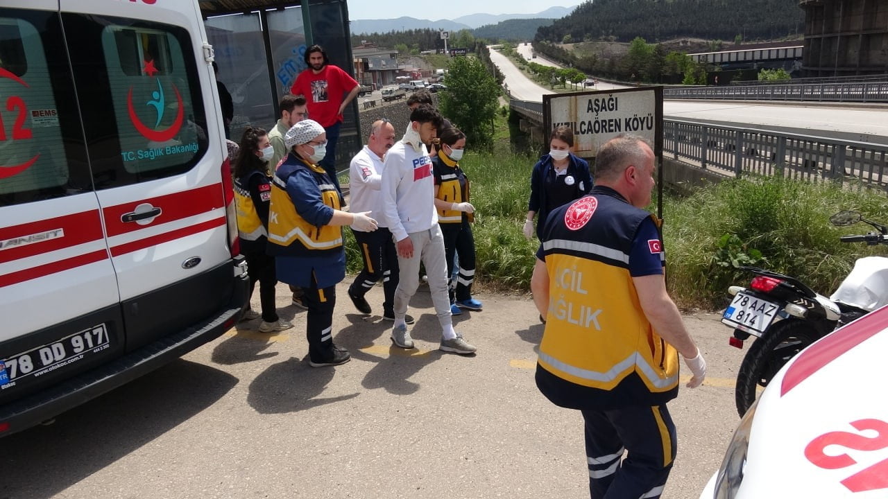 KARABÜK’TE ÜÇ AYRI NOKTADA MEYDANA GELEN TRAFİK KAZASINDA 4 KİŞİ