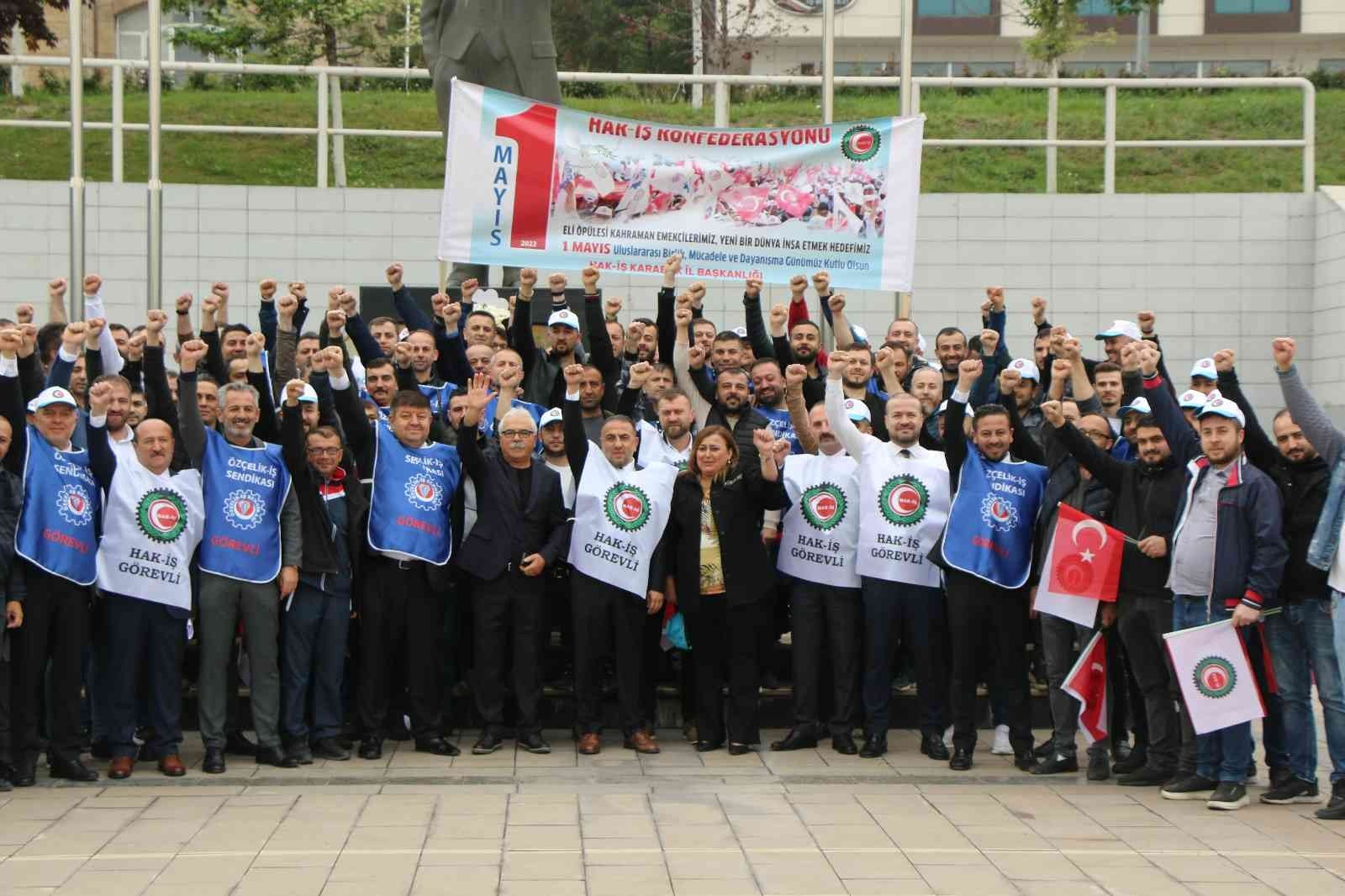 Karabük’te Hak-İş üyeleri 1 Mayıs’ta taleplerini açıkladı HAK-İŞ KONFEDERASYONU'NA BAĞLI SENDİKALAR, KARABÜK’TE 1 MAYIS EMEK VE GÜNÜ'NDE